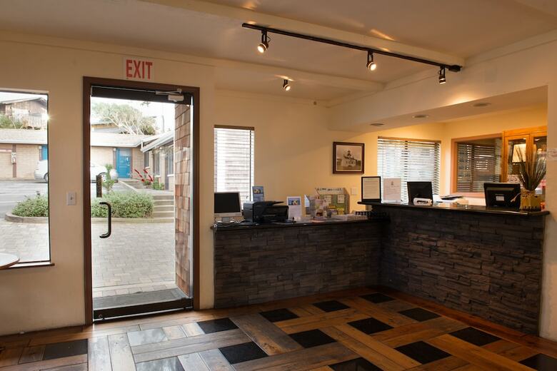 Hotel Lighthouse Lodge And Cottages