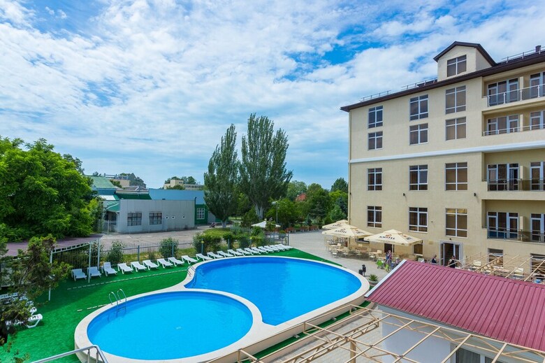 Hotel Sunmarinn Resort