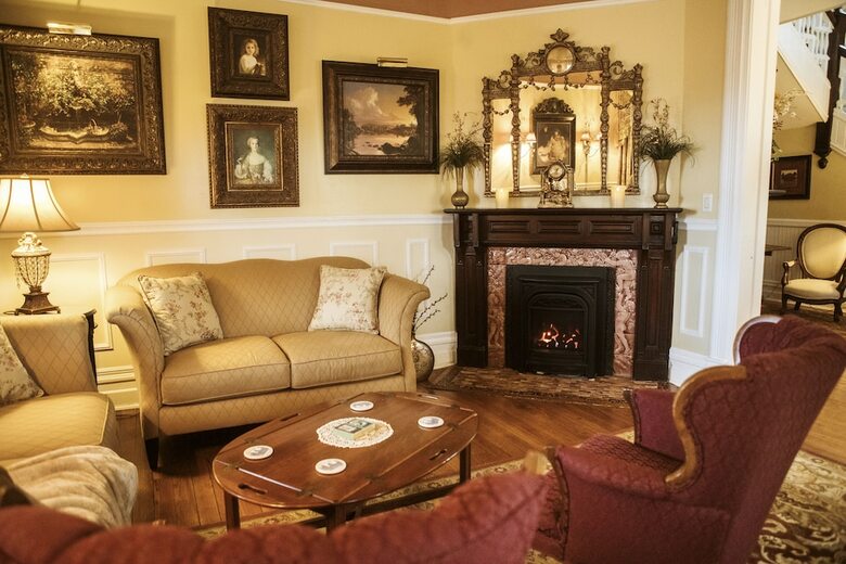 Biltmore Village Inn Bed And Breakfast