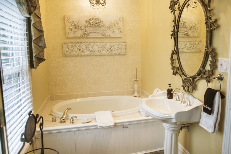 Biltmore Village Inn Bed And Breakfast