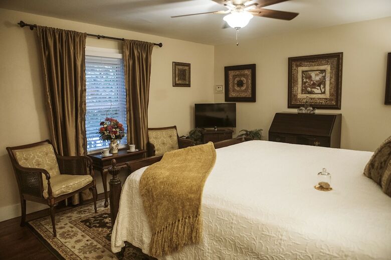 Biltmore Village Inn Bed And Breakfast