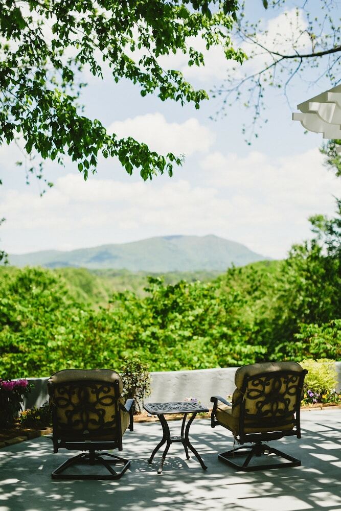 Biltmore Village Inn Bed And Breakfast