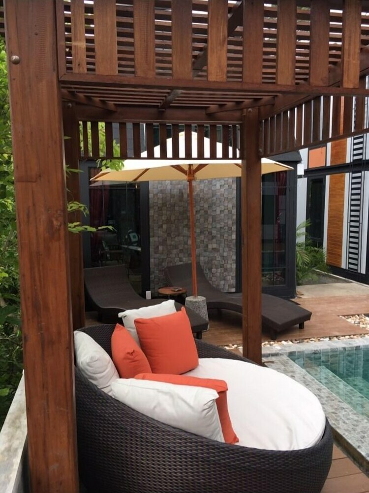 Bukit Pool Villas