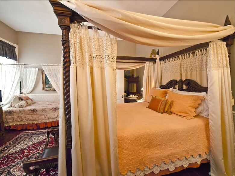 Mcmillan Inn Bed And Breakfast