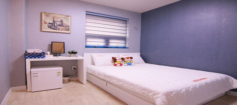 Hotel Road Myeongdong Guesthouse