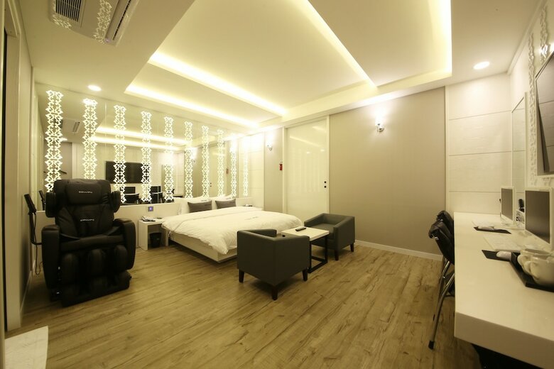 Premium Ava Hotel Sasang