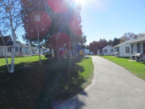 Lunge Haven Cottages & Boating Club