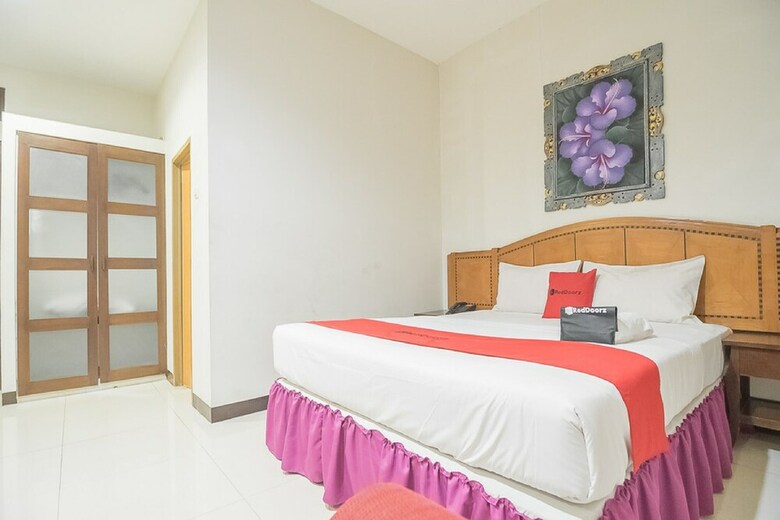 Hotel Reddoorz Near Trans Studio Mall 3