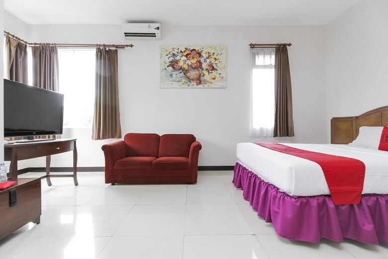 Hotel Reddoorz Near Trans Studio Mall 3