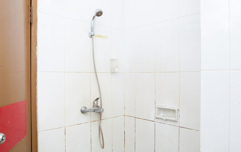 Hotel Reddoorz Near Trans Studio Mall 3