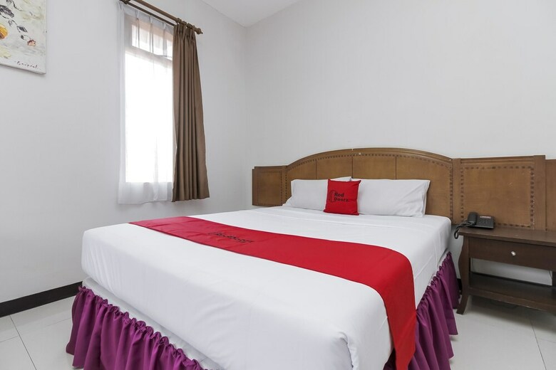 Hotel Reddoorz Near Trans Studio Mall 3