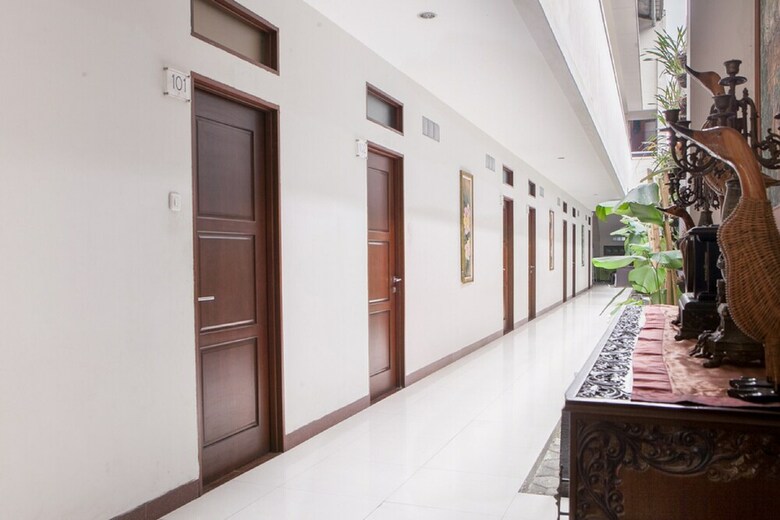 Hotel Reddoorz Near Trans Studio Mall 3