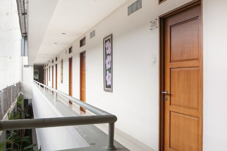 Hotel Reddoorz Near Trans Studio Mall 3