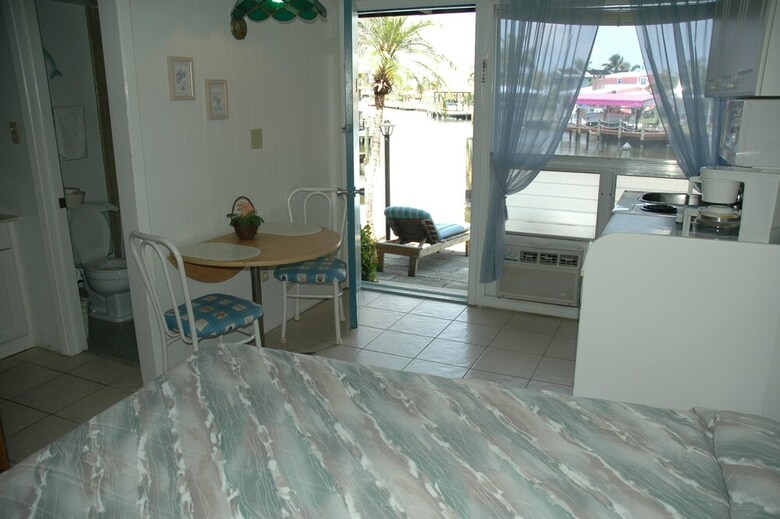 Motel Dolphin Inn Resort