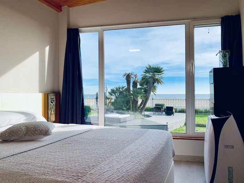 Villa Beach House Barcelona Jacuzzi & Beach Access