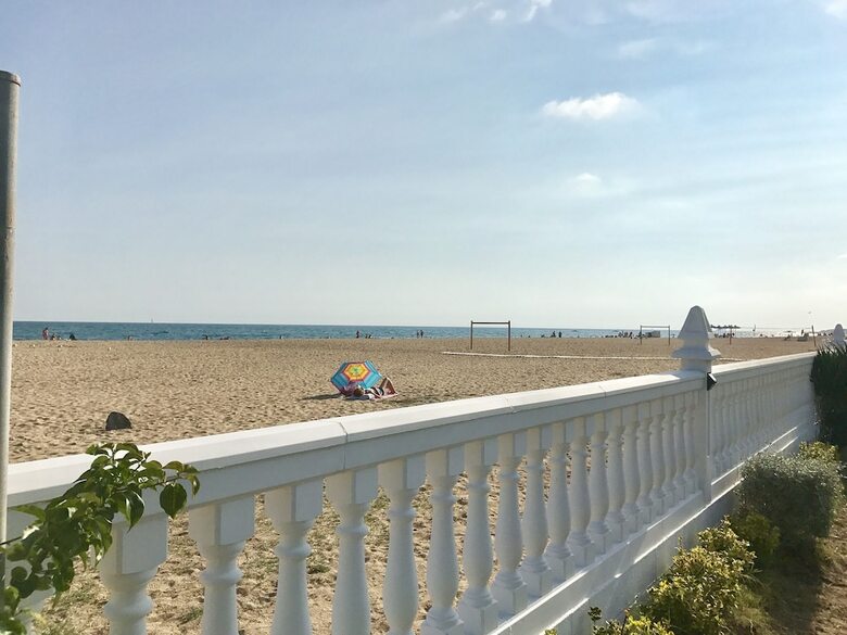 Villa Beach House Barcelona Jacuzzi & Beach Access