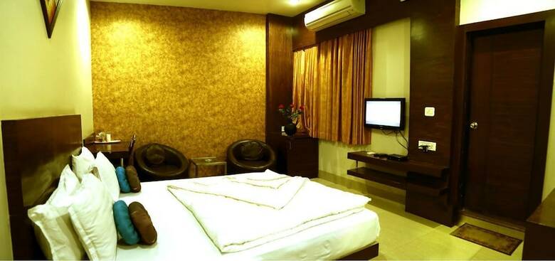 Hotel Shri Khedapati International