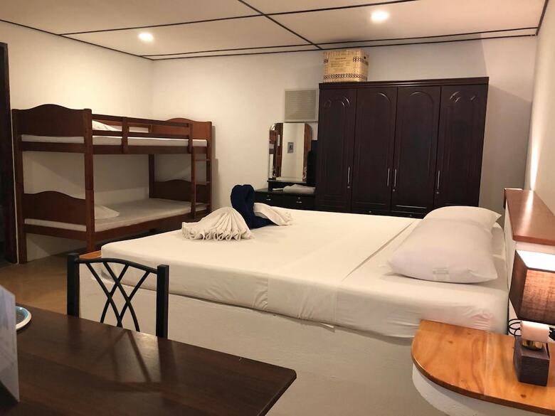 Hotel Parrot Resort Moalboal