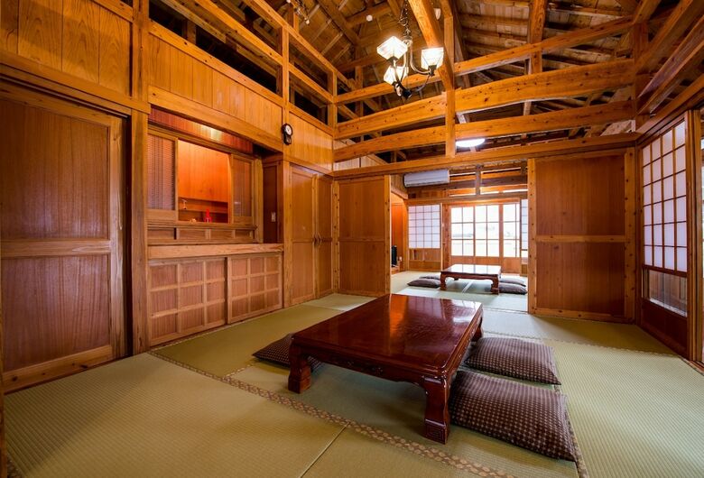 Traditional Villa Kin Shibiranka