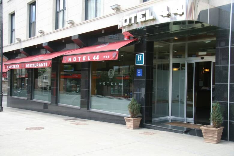 Hotel 44