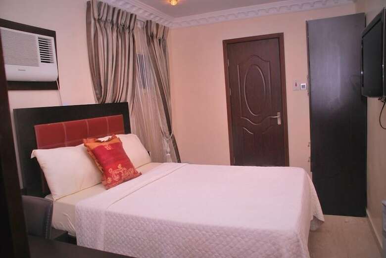 Maidaville Hotel And Suites