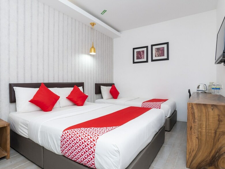 Oyo 89355 Big Big Hotel