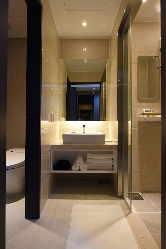 Geoje Art Nouveau Suite Hotel