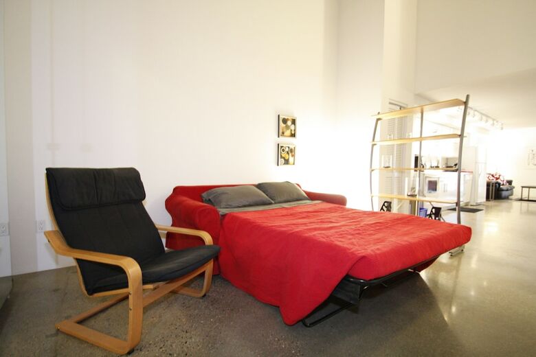 Downtown Loft Style Condo Heated Parking