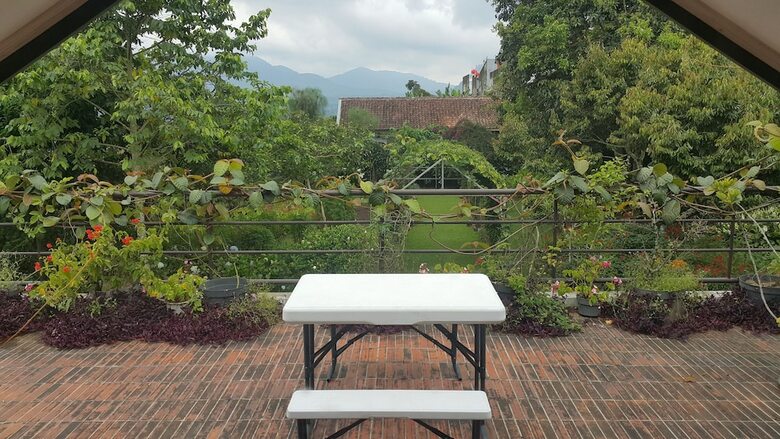Villa Vila Bunga Merah Gelatik