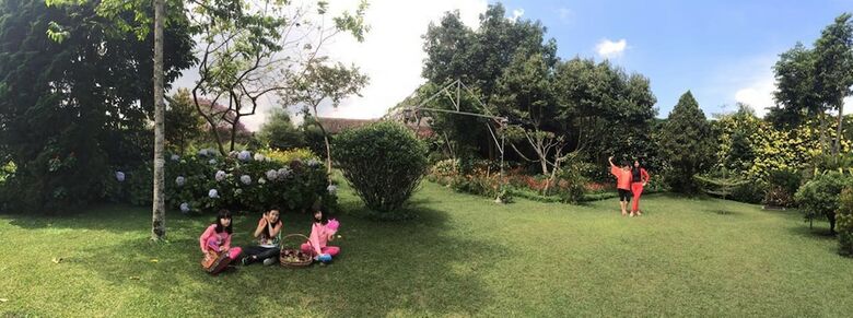 Villa Vila Bunga Merah Gelatik