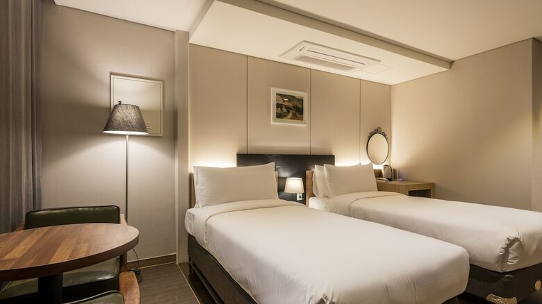 Luce Bridge Hotel