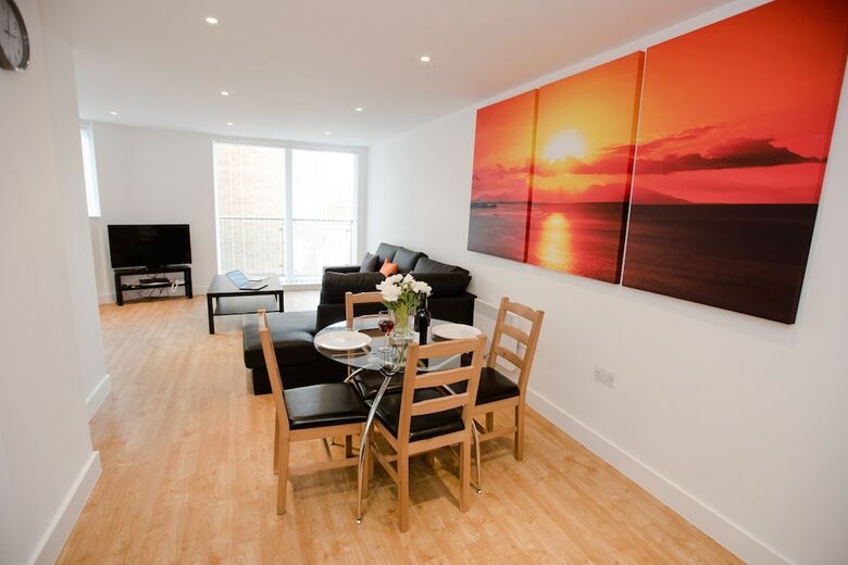 Celador Apartments - Projection West Serviced Apartments