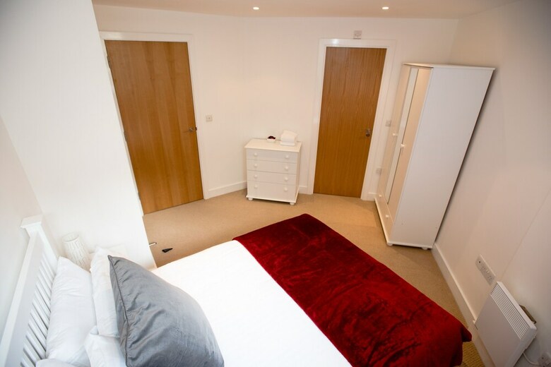 Celador Apartments - Projection West Serviced Apartments