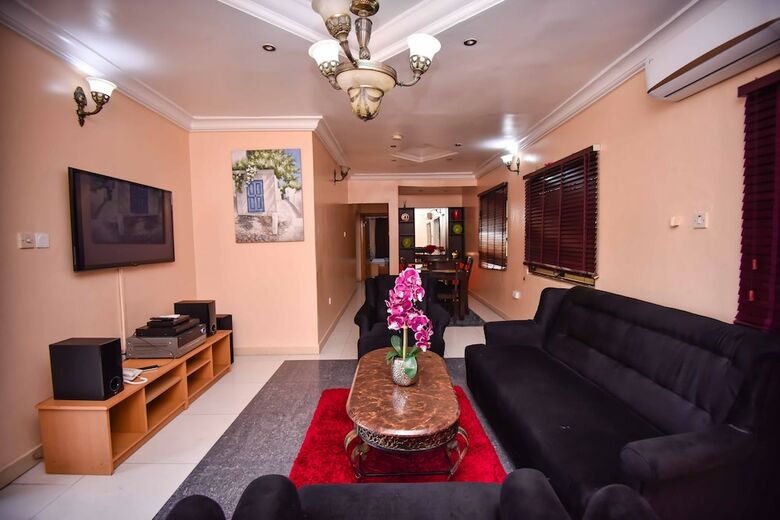 Hotel Topaz Luxury Suites & Apartments