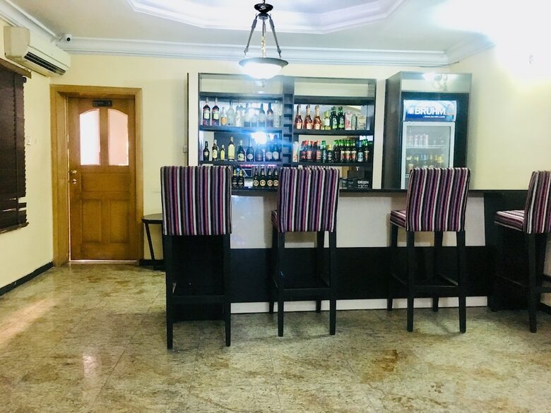 Hotel Topaz Luxury Suites & Apartments