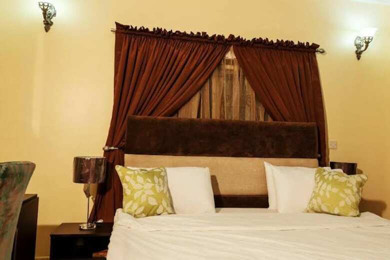 Hotel Topaz Luxury Suites & Apartments