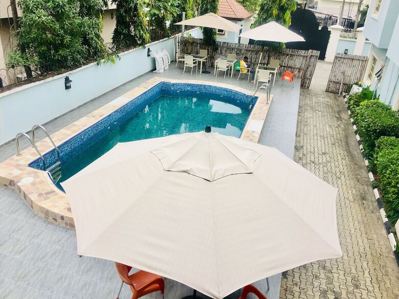 Hotel Topaz Luxury Suites & Apartments