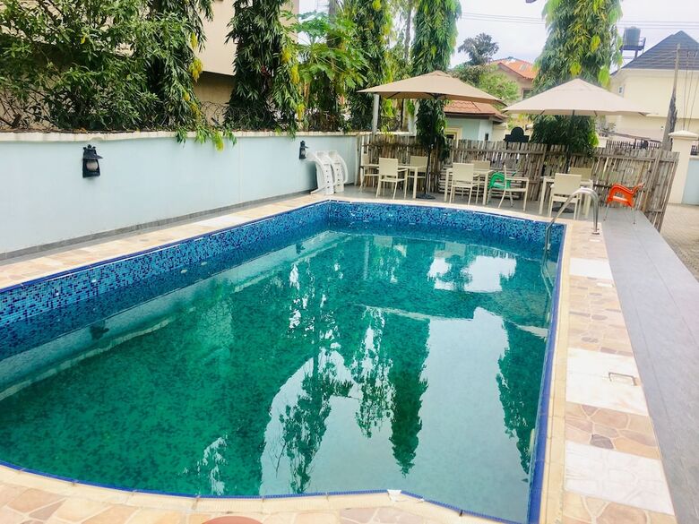 Hotel Topaz Luxury Suites & Apartments
