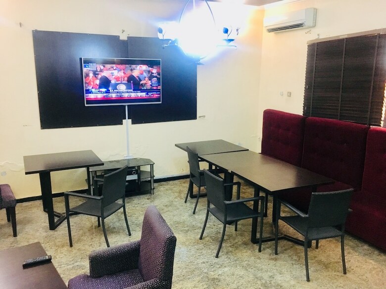 Hotel Topaz Luxury Suites & Apartments