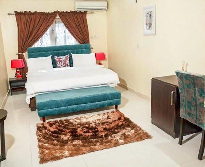 Hotel Topaz Luxury Suites & Apartments