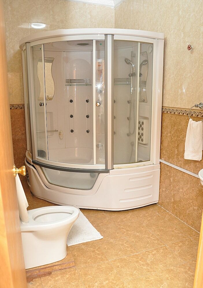 Hotel Topaz Luxury Suites & Apartments