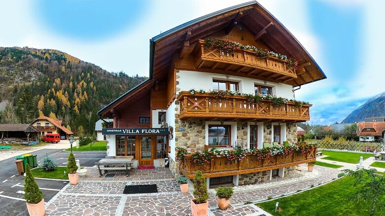 Villa Flora Apartments