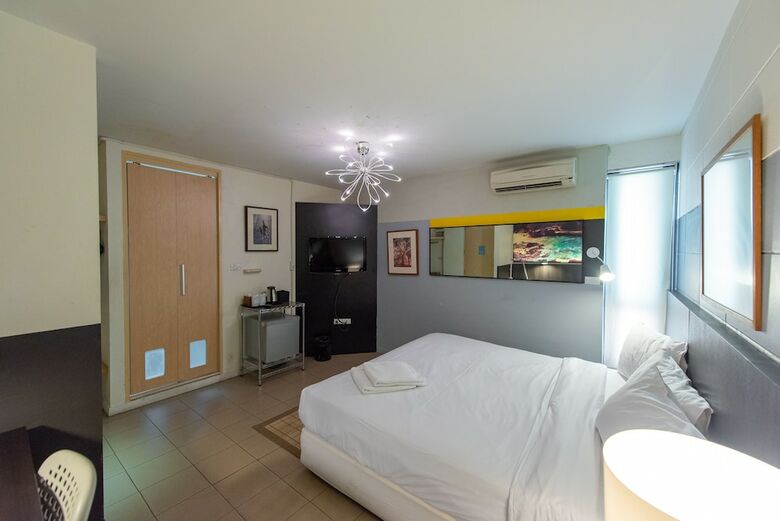 Hotel Escape At Sathorn Terrace
