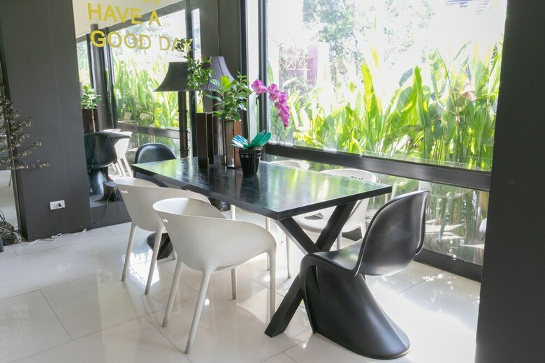 Hotel Escape At Sathorn Terrace