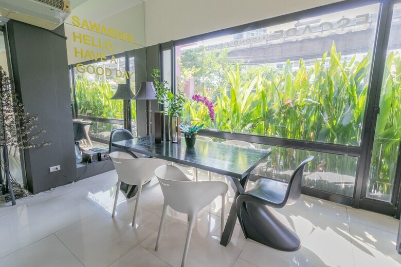 Hotel Escape At Sathorn Terrace