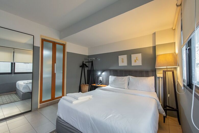 Hotel Escape At Sathorn Terrace