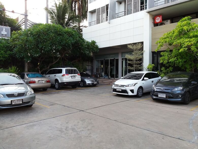 Hotel Sathorn Terrace Apartment