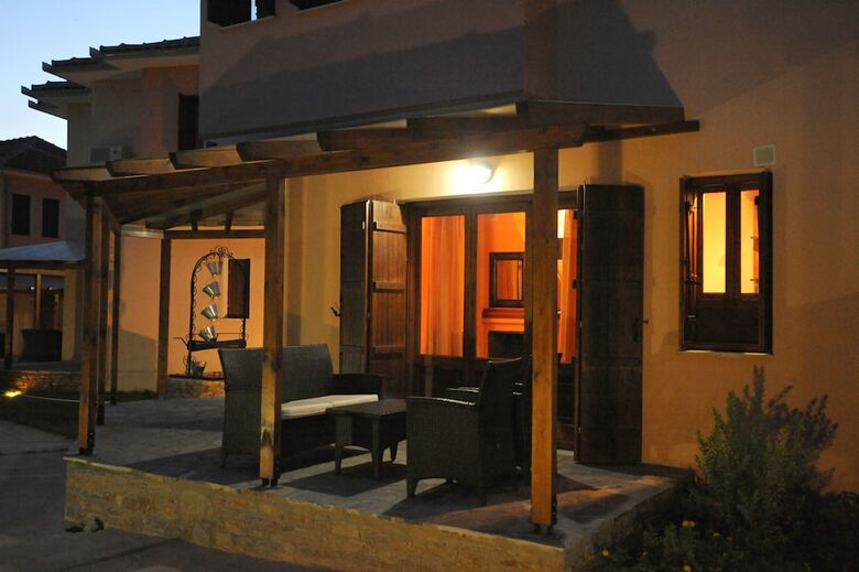 Apartamentos Symmetron Suites