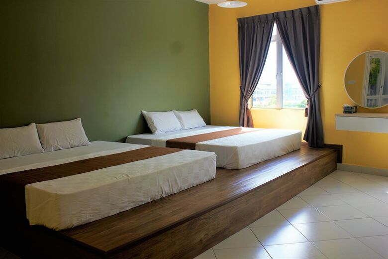 Aeon Tebrau Homestay & Hotel