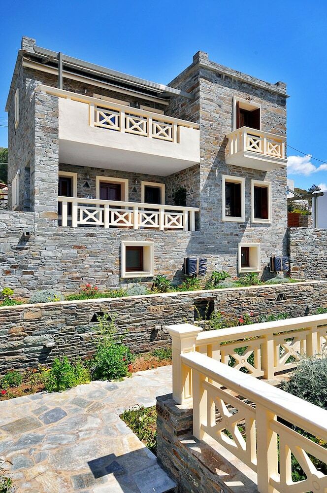 Aithra Apartments & Suites